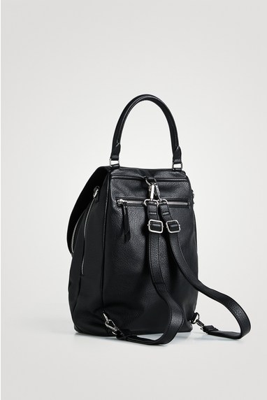 Desigual hátizsák és válltáska fedeles hímzett táska fekete