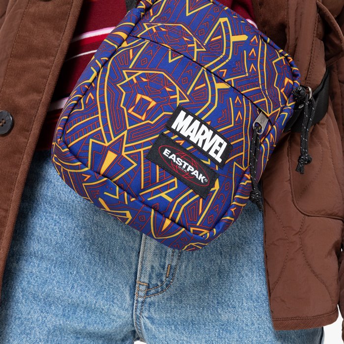 Eastpak The One kis válltáska Marvel Fekete Párduc mintás