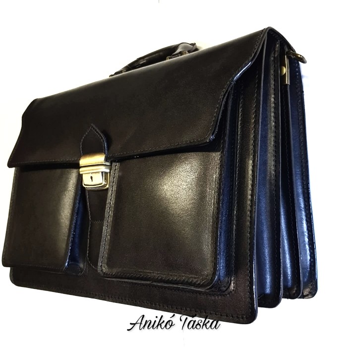 Olasz bőr aktatáska három zsebes plusz két kis zseb fekete