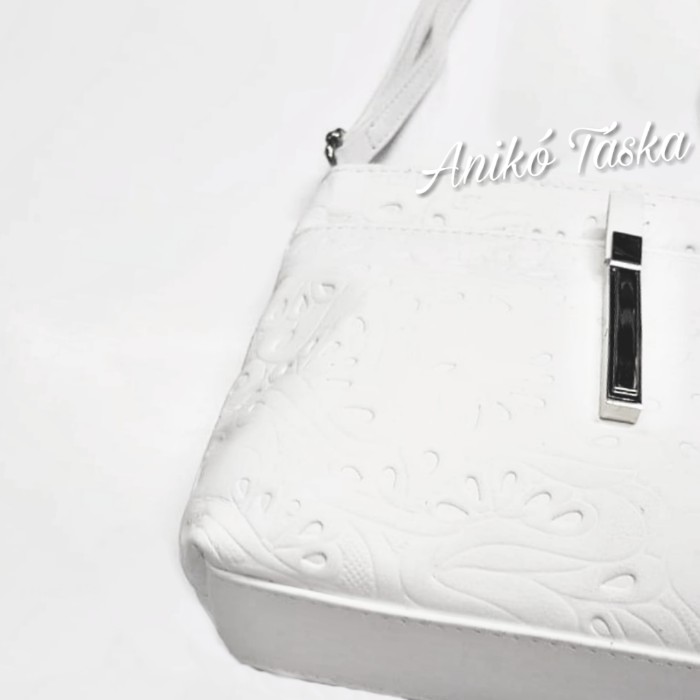 Billenő záras kis női bőr táska virágos fehér